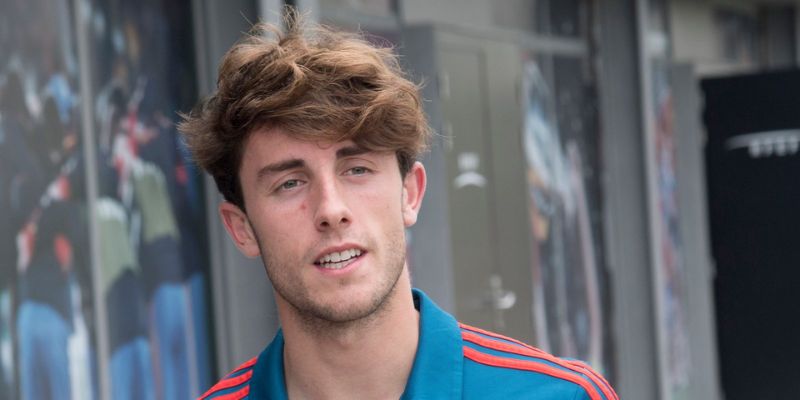 Alvaro Odriozola trở thành mục tiêu của Chelsea hè 2024